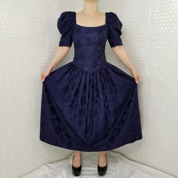 SOLD🌈1980s handmade brocade Renaissance dress - Picture 5 of 8